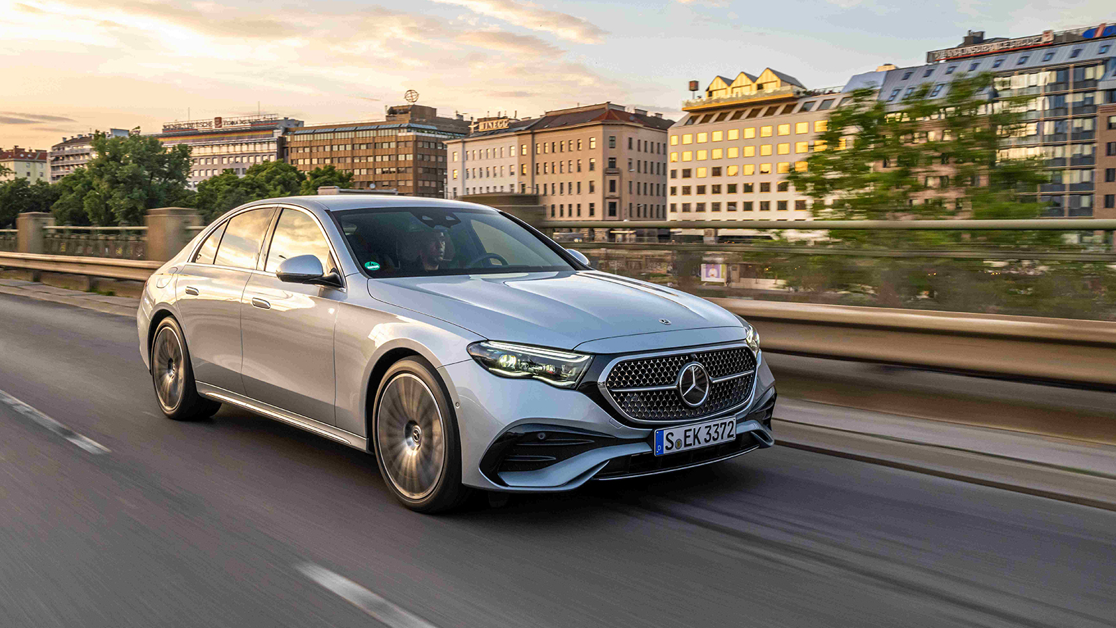 Mercedes-Benz 攜手洲際酒店  獻上奢華新年禮遇